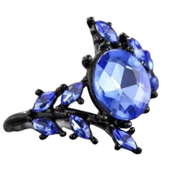 Pear Cut Blue Sapphire & accent stones bridal wedding engagement ring in Rhodium - Picture 2 of 5